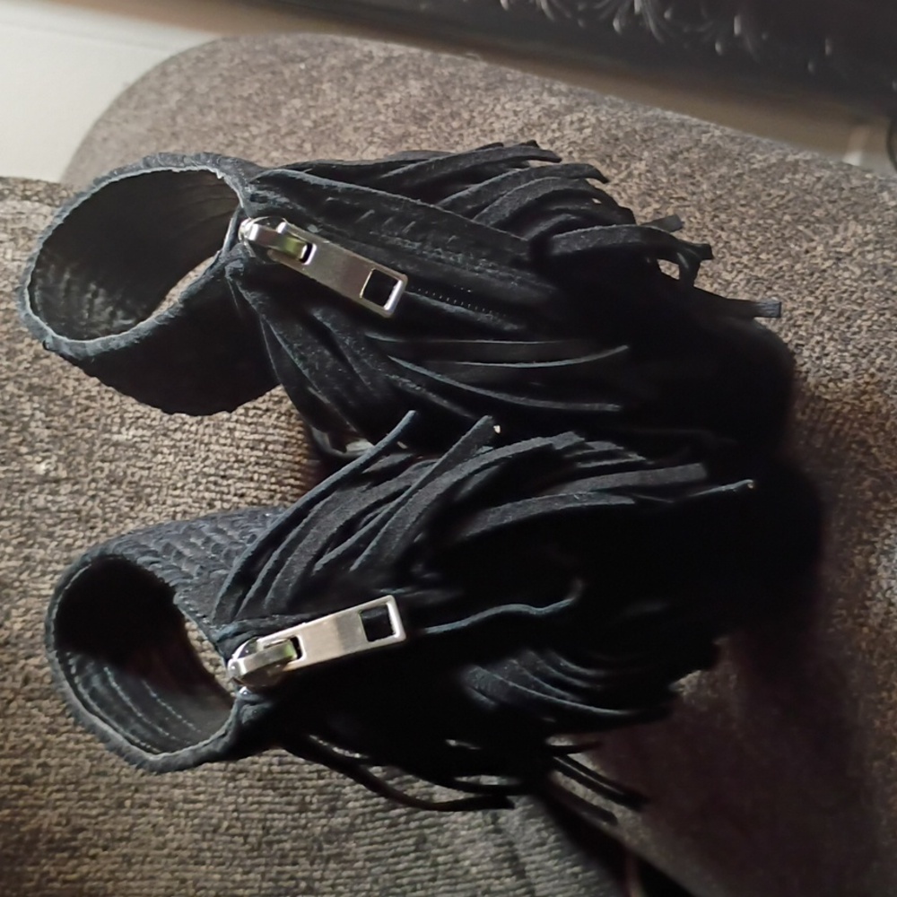 BCBGeneration Calizi Black Lux Suede Block Heel Ankle Cuff Fringe Sandal New 7 - Picture 9 of 12